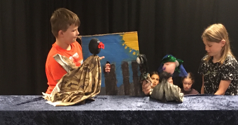 Theater in de klas: Spelen met taal en poppen.