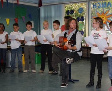 Afbeelding 2 Maak je eigen Schoollied!