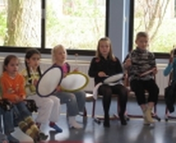 Afbeelding 7 Radio Afrika - workshop & interactief theatraal hoorspel met de klas.